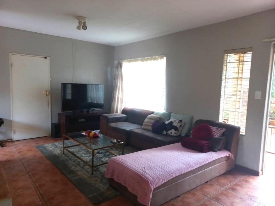 3 Bedroom Property for Sale in Safari Gardens North West